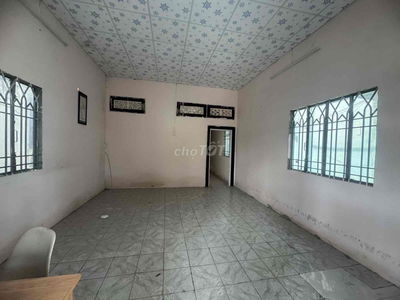 NHÀ CẤP 4 HẺM XE HƠI GẦN VINCOM LÊ VĂN VIỆT, NGANG 5,5M SHR CHỈ 3,7TỶ