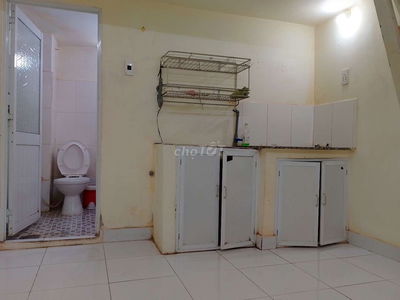 P.TRỌ 1 NGƯỜI Ở, QUANG TRUNG, MÁY LẠNH, GÁC ĐÚC, GIỜ TỰ DO, GIÁ 2.9TR