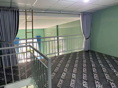 Nhà mới xây nội thất đầy đủ , máy lạnh , tủ lanh