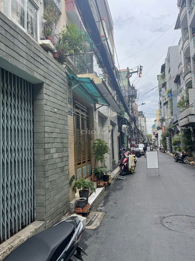 Bán nhà 4.8x13, 4 tầng HXH Khu Bàu Cát, quận Tân Bình,