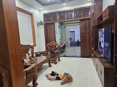 CĂN NHÀ TÂM HUYẾT, hàng mới  , nhanh tay ạ
, 3 Tầng,  nội thất gổ xịn