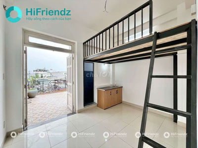 Phòng Ban Công GIÁ RẺ Ở Công Viên Phần Mềm Quang Trung (CVPM) Mới Xây