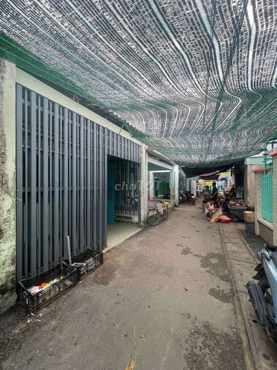 Bán gấp nhà hẻm khu Long Hoà