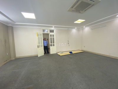Cho thuê văn phòng phố Nguyễn bá Khoản - 80m2
