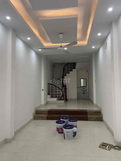 Cho thuê nhà nguyên căn ngõ 83 Tân Triều, nhà đẹp mới nội thất cơ bản