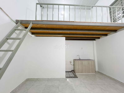 phòng máy lạnh- y hình gác cao 2mét p15- Tân bình