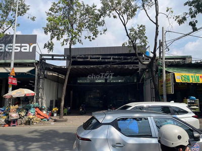 Cho thuê mặt bằng kinh doanh khủng mặt tiền đường Phạm Hùng, quận 8