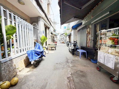 Kẹt tiền bán gấp