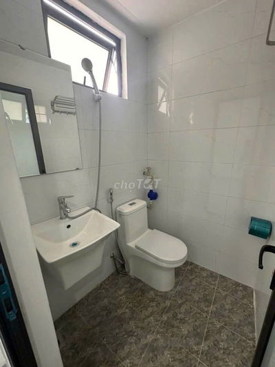 cho thuê căn hộ  khép kín có gác xép ở ngõ 580 Trường Chinh