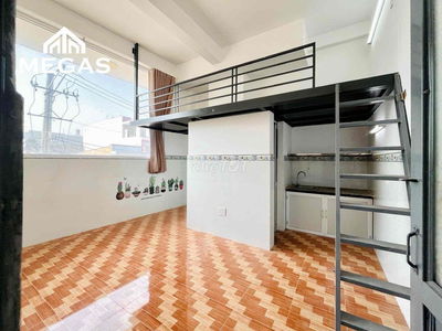 🏡 Phòng Có Gác Cửa Sổ Trời Sẵn Máy Lạnh - Tủ Lạnh Ngay Thoại Ngọc Hầu