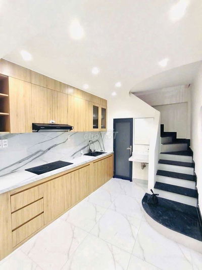 Cho thuê nguyên căn nhà mới 100% Trệt 1 Lầu