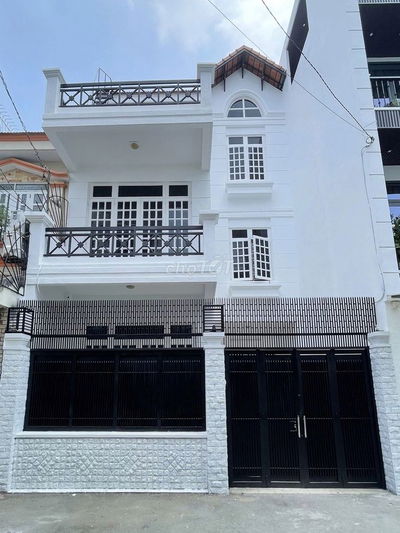 Nhà HXH Lê Văn Sỹ. P1. 7x20m. 1 Trệt 2 Lầu. Sẵn Máy Lạnh.