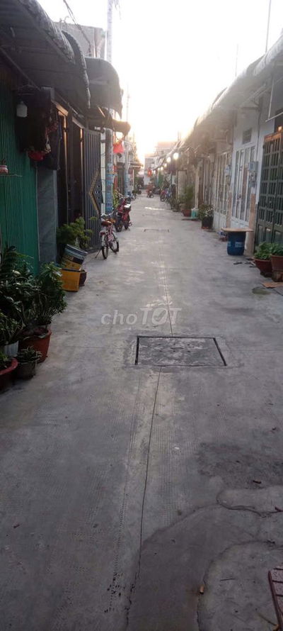 CẦN BÁN GẤP NHÀ ĐANG KINH DOANH