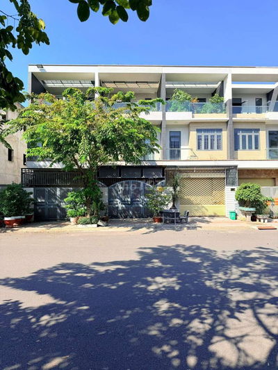 Bán nhà 1 trệt 2 lầu đường E3 khu dân cư Bửu Long 3