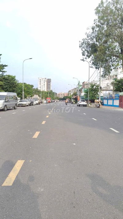 Quận 4; Mua 1 căn được 2; DT:6x17; Liền kề Q1; Nhỉnh 7tỷ,