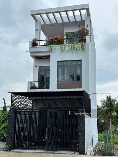 Nhà Long Trường Q9- 75m2- đường 10m- sổ hồng riêng, hoàn công- 5,4 tỷ