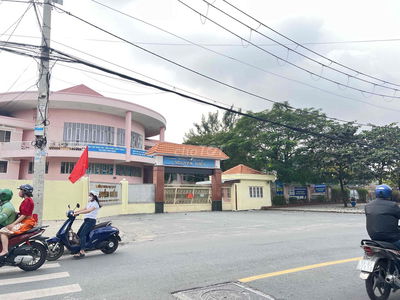 Nhà bán chính chủ ngay siêu thị mega 3,2-8m 1 lầu giá 1 tỷ 520tr