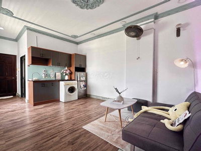 Căn hộ full nội thất 1PK-1PN quận 10 - 11 có ban công lớn + thang máy