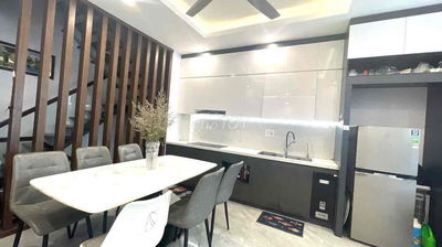 Cho thuê nhà TĐC Xuân Phương 5 tầng 50m2 5 PN 14tr ô tô để cửa