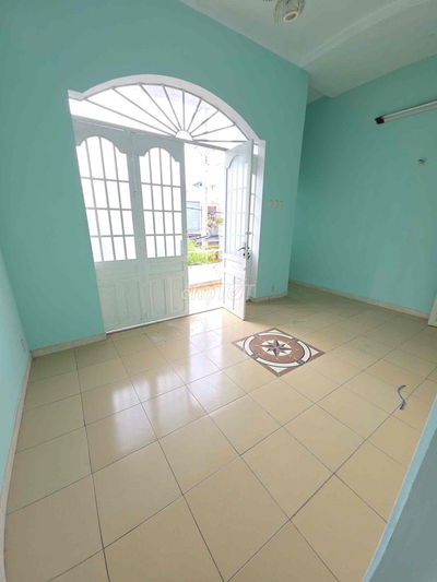 cho thuê tầng 1 (3 phòng), hẻm 6m cách đường tô ký 50 m