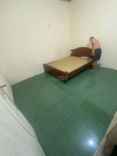 Cho thêu phòng trọ ,