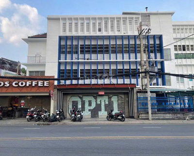 Chính chủ cho thuê nhà  mặt tiền  Cao Thắng, Quận 10