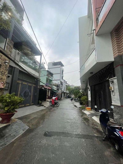 Tân Phú  Gần Đầm sen 26M2 giá 3,32tỷ