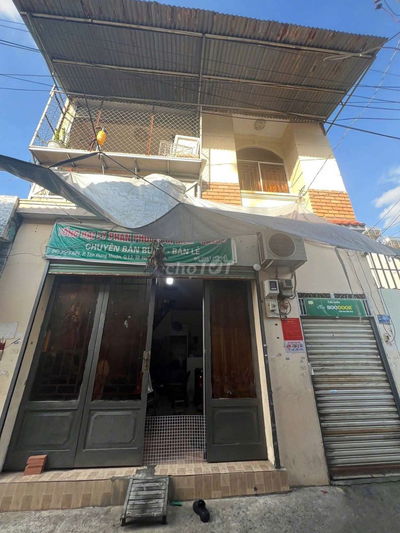 Cần bán gầp nhà P ĐHT .Q12.DT5,98x16 .1 trệt 1Lầu 2PN 2WS hẻm 4m