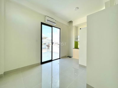 PHÒNG BAN CÔNG 25m2 NGAY ĐH VĂN HIẾN, BỆNH VIỆN TÂN PHÚ