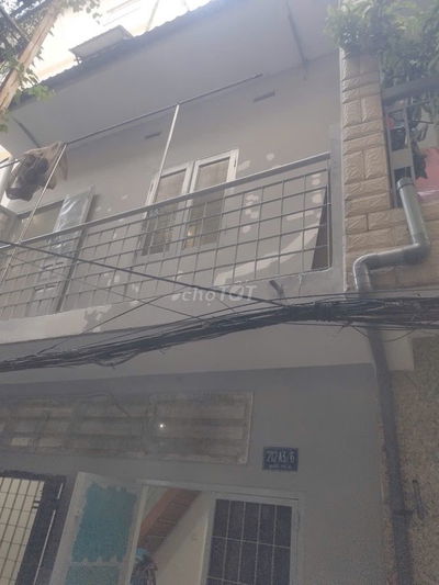 Cần cho thuê gấp nhà trống ở quận 1