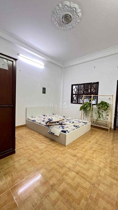 Cho thuê phòng Ban Công Giếng Trời sau tách bếp nội thất cao cấp