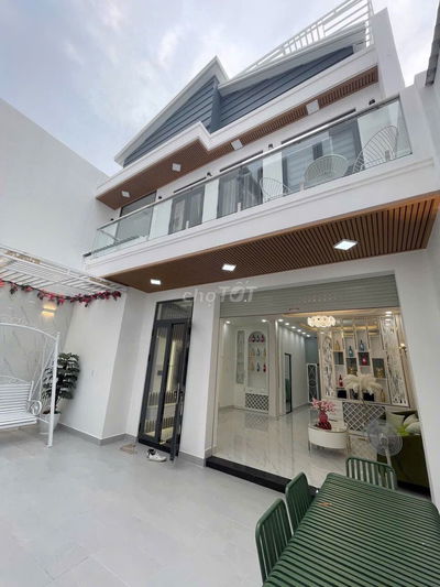 Mua 1 được 2; Kề Phú Mỹ Hưng, D. Tích Đẹp:8x14; Kinh Doanh Tốt, Hơn 9T