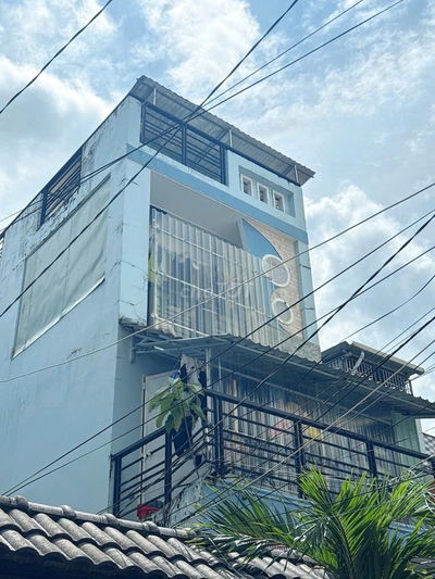 4 tầng - hẻm xe hơi - chỉ hơn 6.x tỏi - đang khai thác chdv