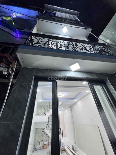 Hoà Bình Tân Phú nhà 3 tầng dt 3,25x8m giá 3,32 tỷ .