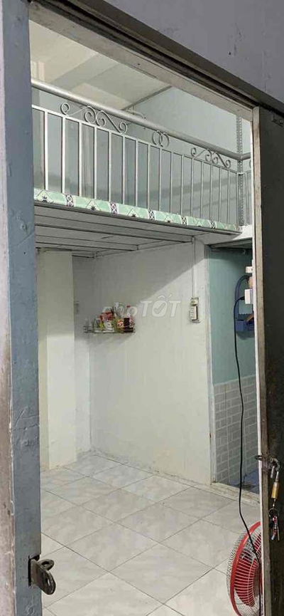 Phòng trọ 10m2 có gác lửng Quận Tân Phú- Khu an ninh gần chợ, siêu thị