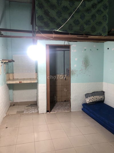 Phòng trọ giá rẻ ngay sát mặt tiền phạm văn chiêu