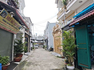 Cho thuê nhà HT45 Q12, giáp Gò Vấp. 74 m2 HXH Giá 6 triệu tháng