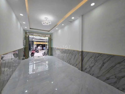 Mặt tiền Tạ Quang Bửu - 3,5m × 15m gần Parc Mall