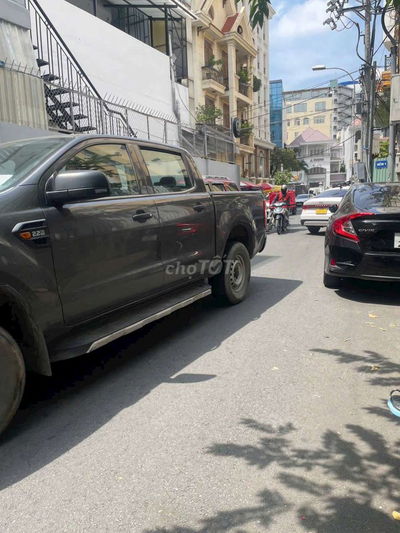 Nhà mặt tiền khu sân bay - Chính chủ lâu năm