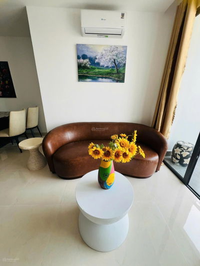 Chính chủ gửi bán căn Phú Đông Sky 2PN 3.1 tỷ có HĐMB vào ở ngay. Liên hệ e ngay ạ: 0939 720 ***