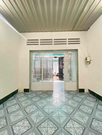 BÁN ĐẤT TẶNG NHÀ CẤP 4 CŨ - ĐƯỜNG XE HƠI 5M