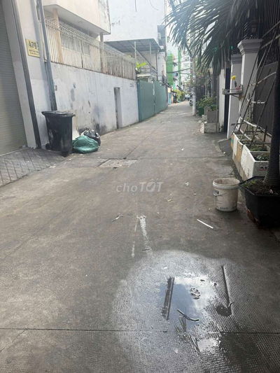 Hẻm xe hơi gần trường học và chợ khu dân cư an ninh