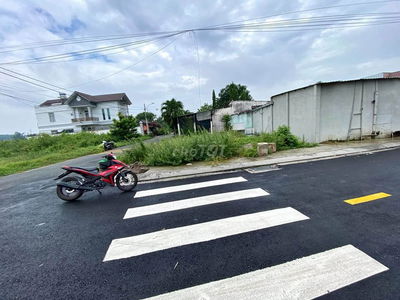 KẸT TIỀN BÁN LÔ GÓC 2MT NHỰA 8M THỊ TRẤN CỦ CHI 136,8M2 GIÁ 450TR SHR