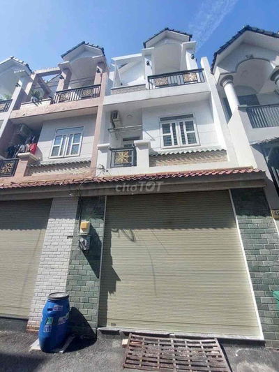 Cho thuê nhà gần UBND p.HBP,/QL13 cũ,p.HBP 3 tầng hẻm xe hơi 11tr