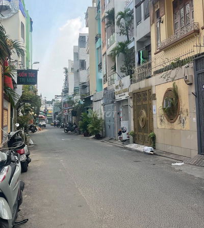 Nhà bán mới, vào ở ngay Đ. Duy Tân - 4 Tầng - 5 PN - Nội Thất đầy đủ