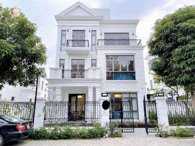 Cho thuê BT Anh Đào Vinhomes Riverside:180m2,4 tầng,full nội thất,38tr