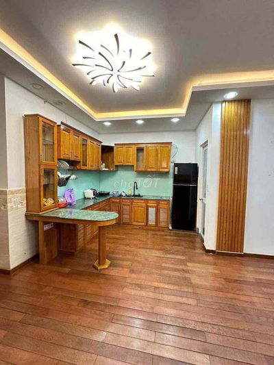 Bán căn hộ chung cư 12T nhà nội thất gỗ đẹp, đường Trần Thánh Tông