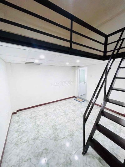 CHÍNH CHỦ PHÒNG MÁY LẠNH, TỦ LẠNH, TỦ ÁO ĐỒ -TÁCH BẾP, CỬA SỔ THOÁNG