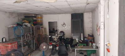 Tôi cần bán nhà mặt tiền chợ,  sát chung cư, buôn bán xầm uất