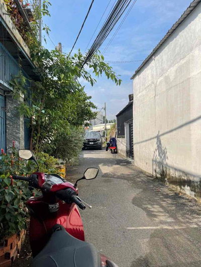 BÁN NHÀ HẺM XE HƠI ĐƯỜNG NGUYỄN DUY TRINH. GIÁP QUẬN 2